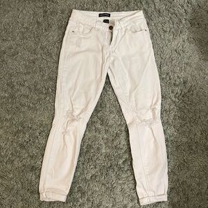 White jean ankle pants